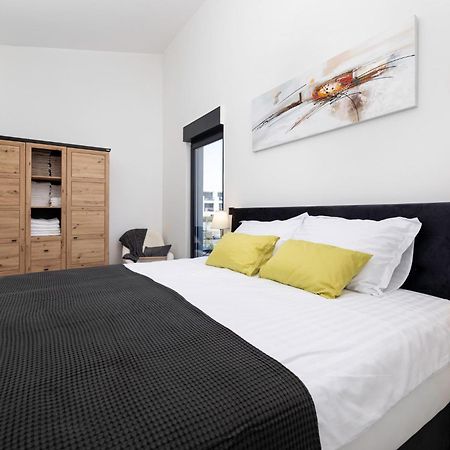 Luxury Villa Adria Apartments 크르크 외부 사진