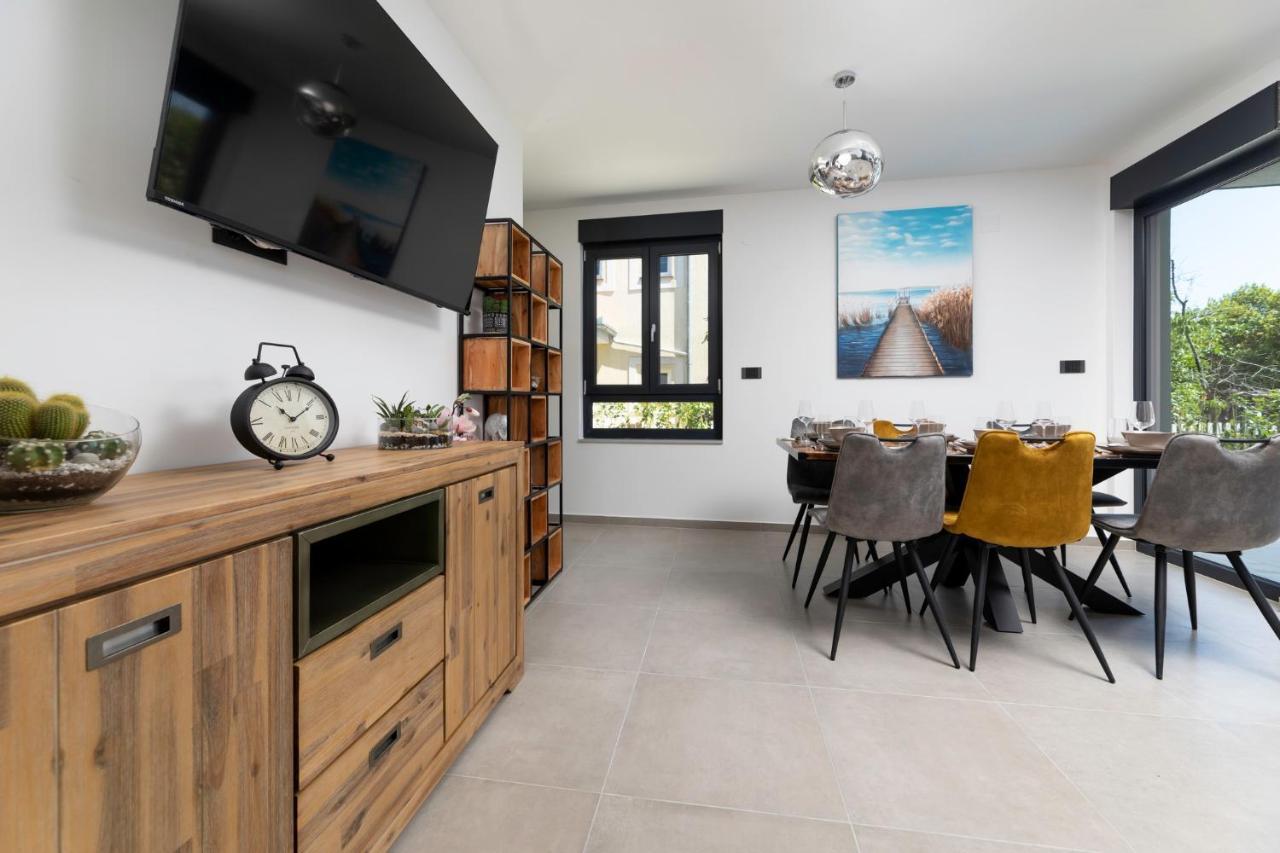 Luxury Villa Adria Apartments 크르크 외부 사진